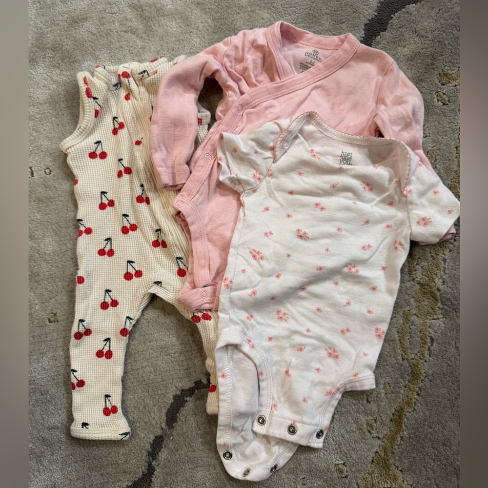 Spearmint Love Onesie set